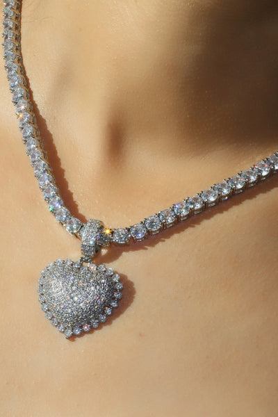 Amor Necklace